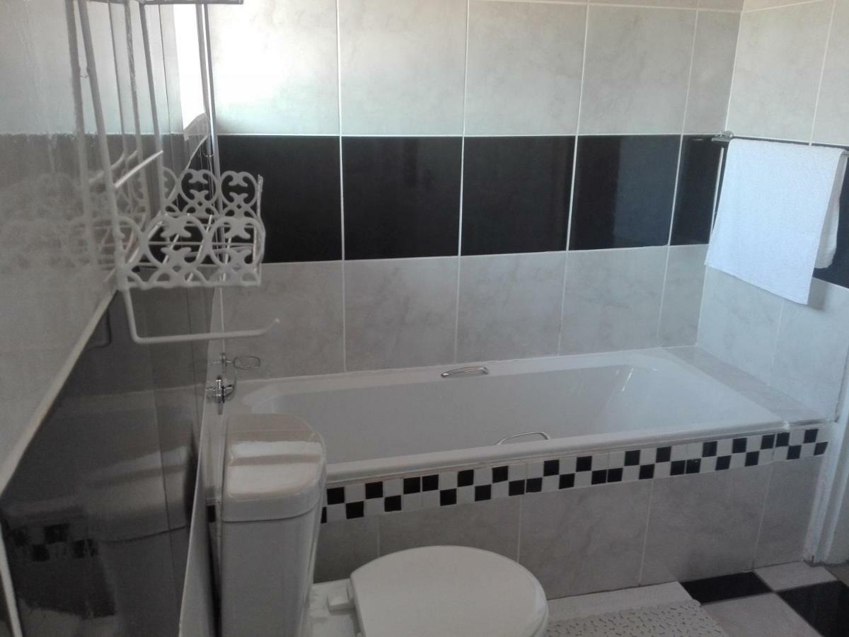 Joezebel Guesthouse Mogwase Buitenkant foto